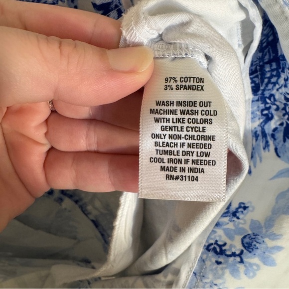 NWT Blue and White Shelby Crown and Ivy Shorts - Picture 12 of 12